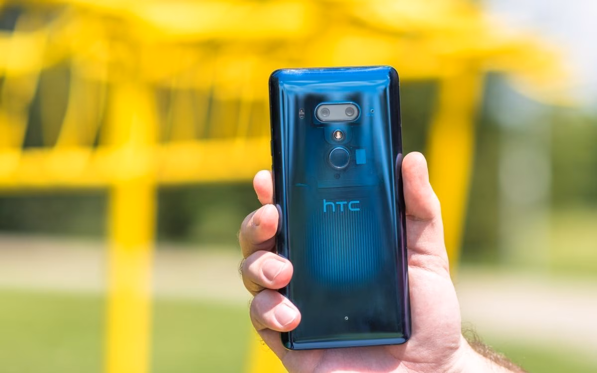 В сети появилось изображение HTC Desire 20 Pro 2 t0e97fd3df