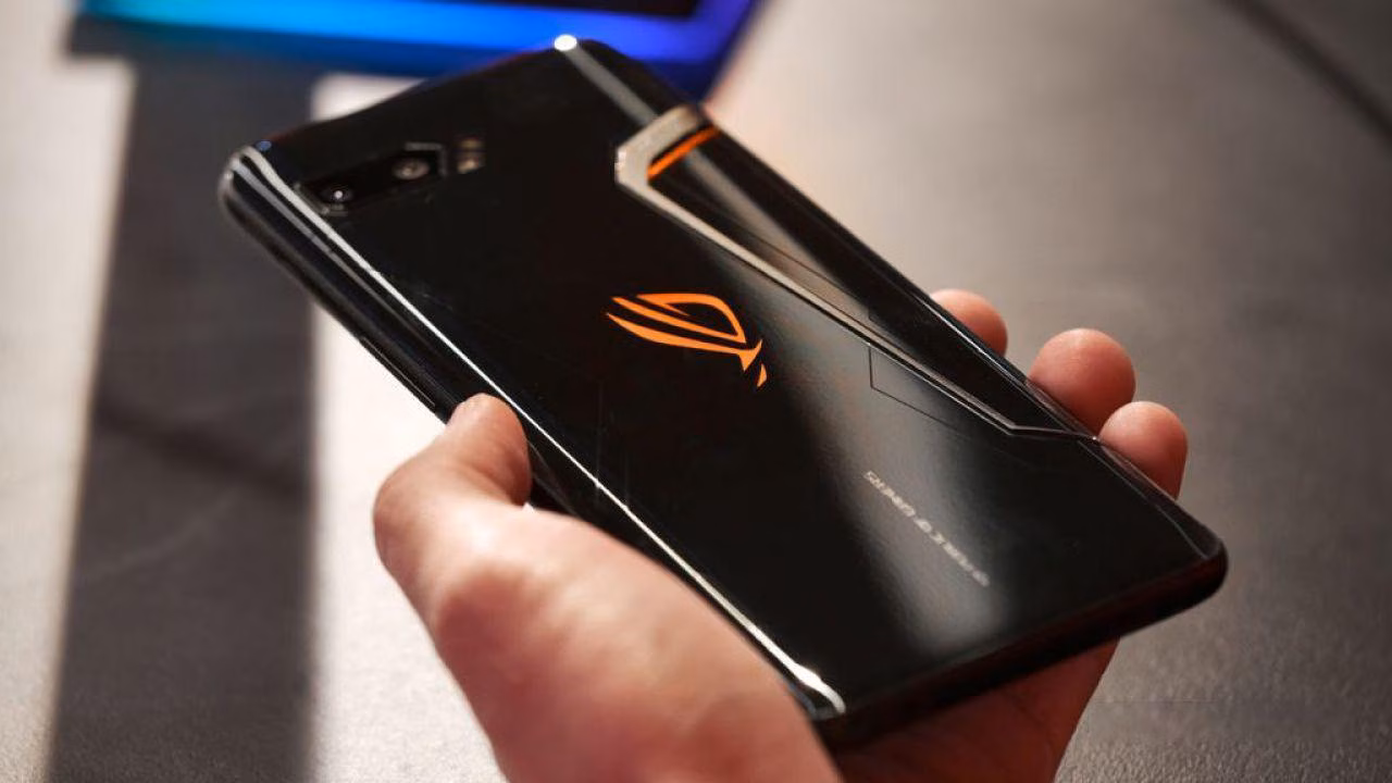 В сеть опубликовали фотографию телефона ASUS ROG Phone 3 3