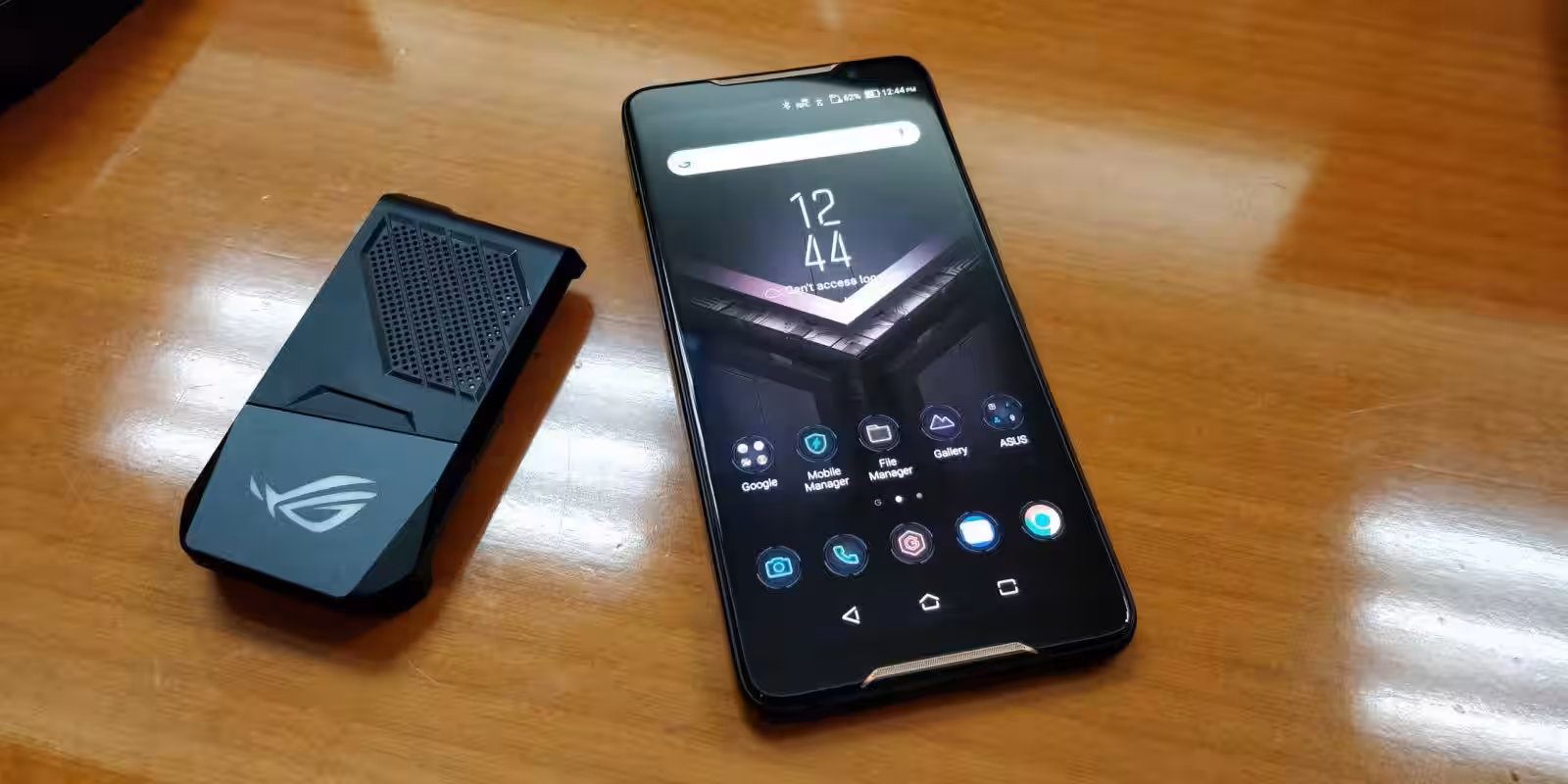 Asus ROG Phone 3 получит два порта для зарядки 2 asus rog phone scaled 1