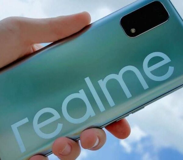 Живое фото Realme V5 рассекречивает некоторые характеристики смартфона (gsmarena 000 3)