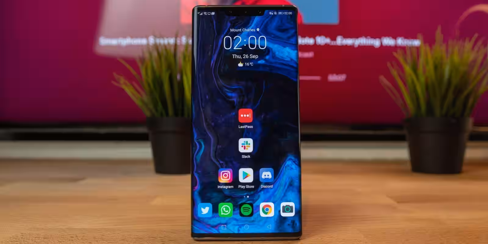 Смартфон Huawei Mate 40 с большим дисплеем и интерфейсом