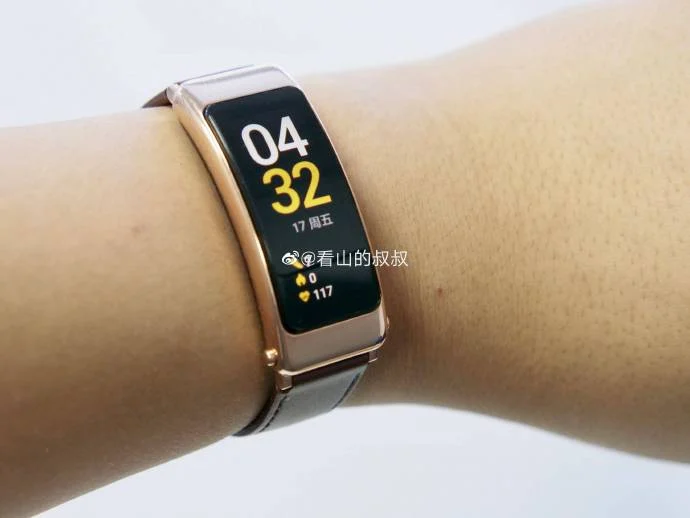 Huawei готовится выпустить новый браслет-гарнитуру (huawei talkband b6 live image)
