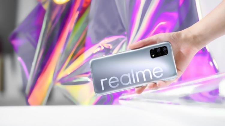 Realme анонсировала смартфон Realme V5 4 realme1