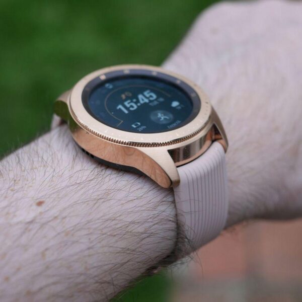 Всё, что нужно знать о Samsung Galaxy Watch 3 (samsung galaxy watch review the best smartwatch for android users scaled 1)