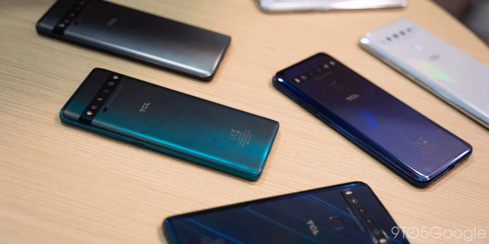 TCL запускает в России бюджетные смартфоны TCL 10 Plus и 10 SE 3 tcl 10 series smartphones scaled 1