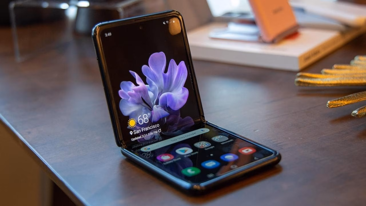 Вот как будет выглядеть Samsung Galaxy Z Flip 5G в бронзовом цвете 2 vsyo chto nuzhno znat o samsung galaxy z flip 5g 1