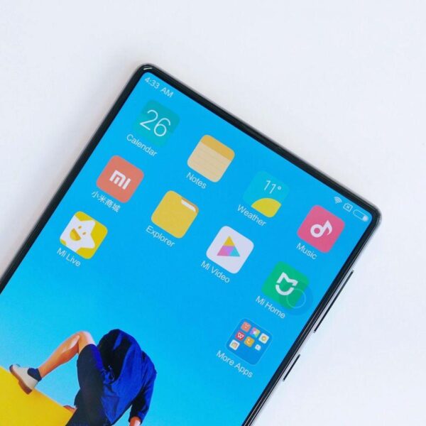Xiaomi готовит смартфон с 5G и зарядкой на 120 Вт (xiaomi mix mkbhd video 5 scaled 1)
