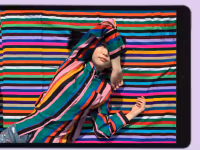 Айпад Айр 4 с пером и экраном в лавандовом цвете