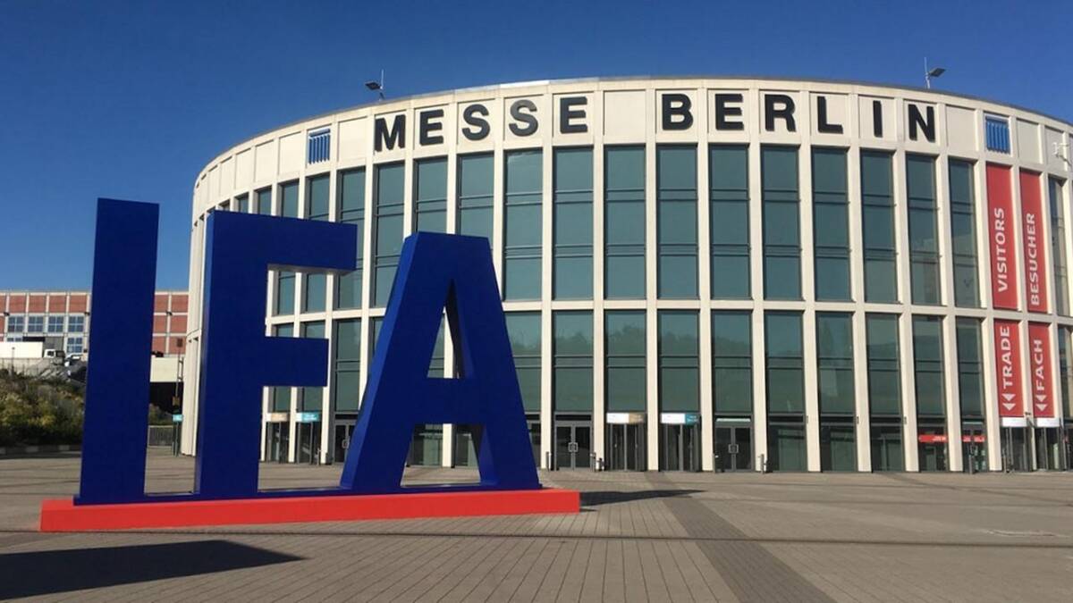 Honor примет участие в выставке IFA 4 сентября 5 Внешний вид здания Messe Berlin и скульптура IFA крупным планом