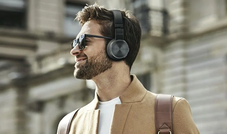 Lenovo выпустила беспроводные наушники с шумоподавлением и впечатляющей автономностью (lenovo yoga anc headphones)