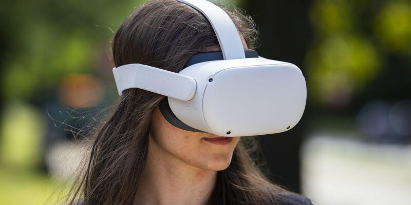 Facebook показала шлем виртуальной реальности Oculus Quest 2 (akrales 200904 4160 0135.0.0)