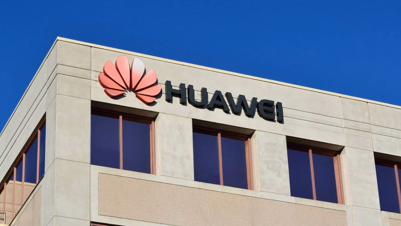 Китайские пользователи массово скупают устройства Huawei, несмотря на рост цен 2 huawei cc0 creative commons search 1280x720 2