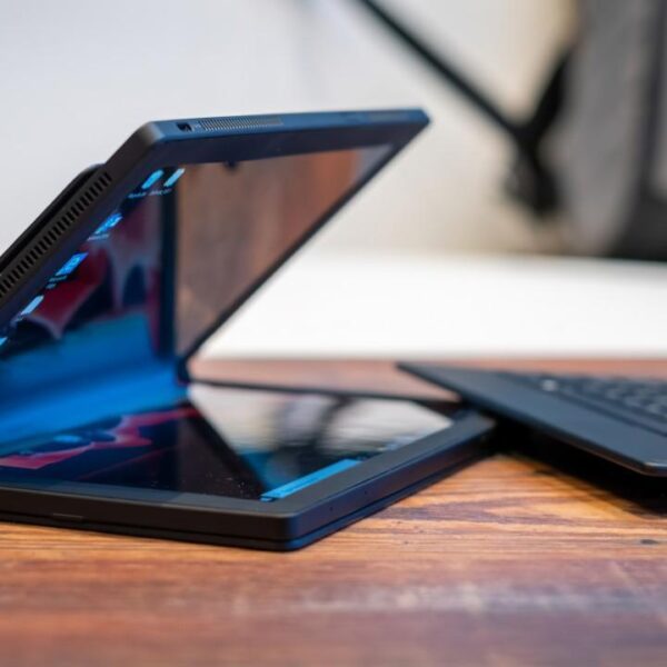 Lenovo представила первый в мире ноутбук с гибким экраном (lenovo thinkpad x1 fold 1280x720 22436)