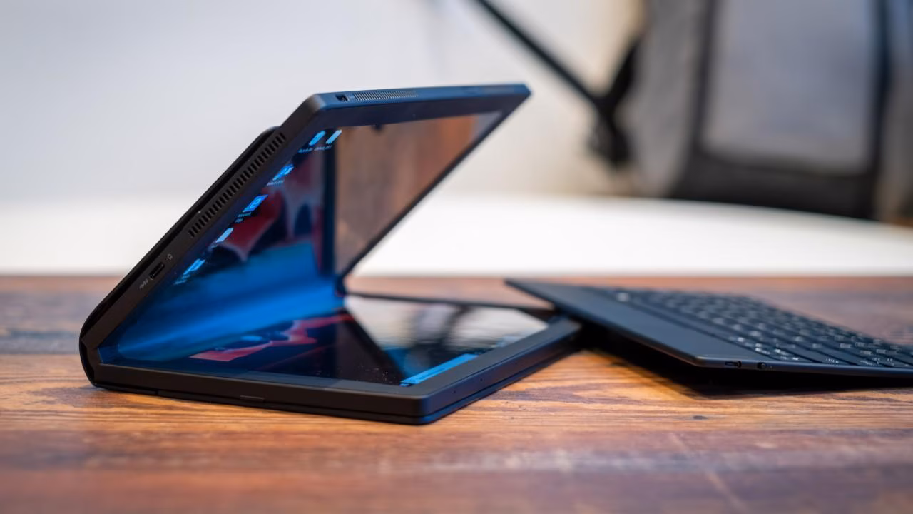 Lenovo представила первый в мире ноутбук с гибким экраном 3 lenovo thinkpad x1 fold 1280x720 22436