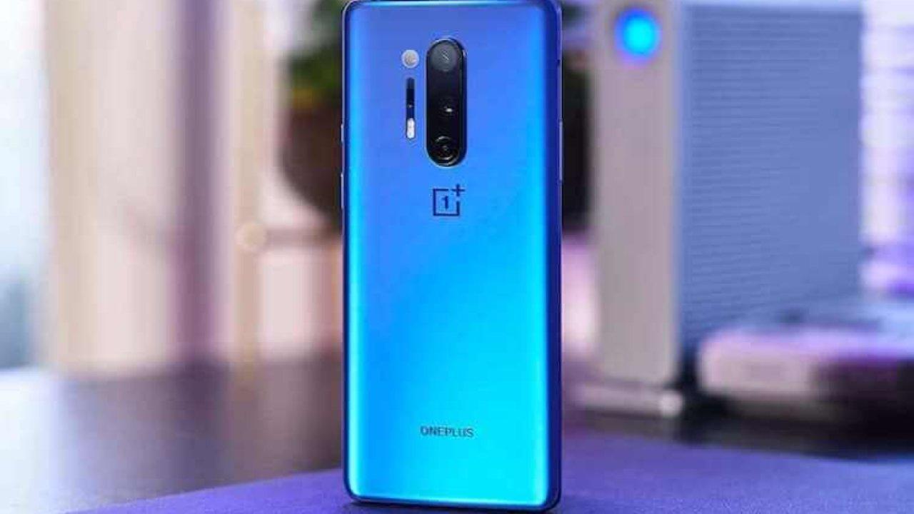 В сеть опубликовали живые фото OnePlus 8T за день до анонса