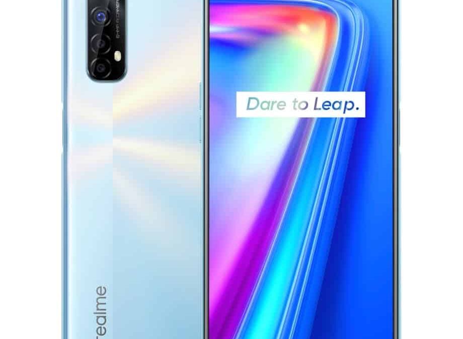 Смартфон Realme с четырьмя камерами и ярким дисплеем