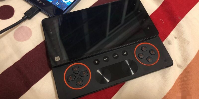 В сети появились фото прототипа слайдера Sony Xperia Play 2 (xperia play 2 2 1280x720 1)