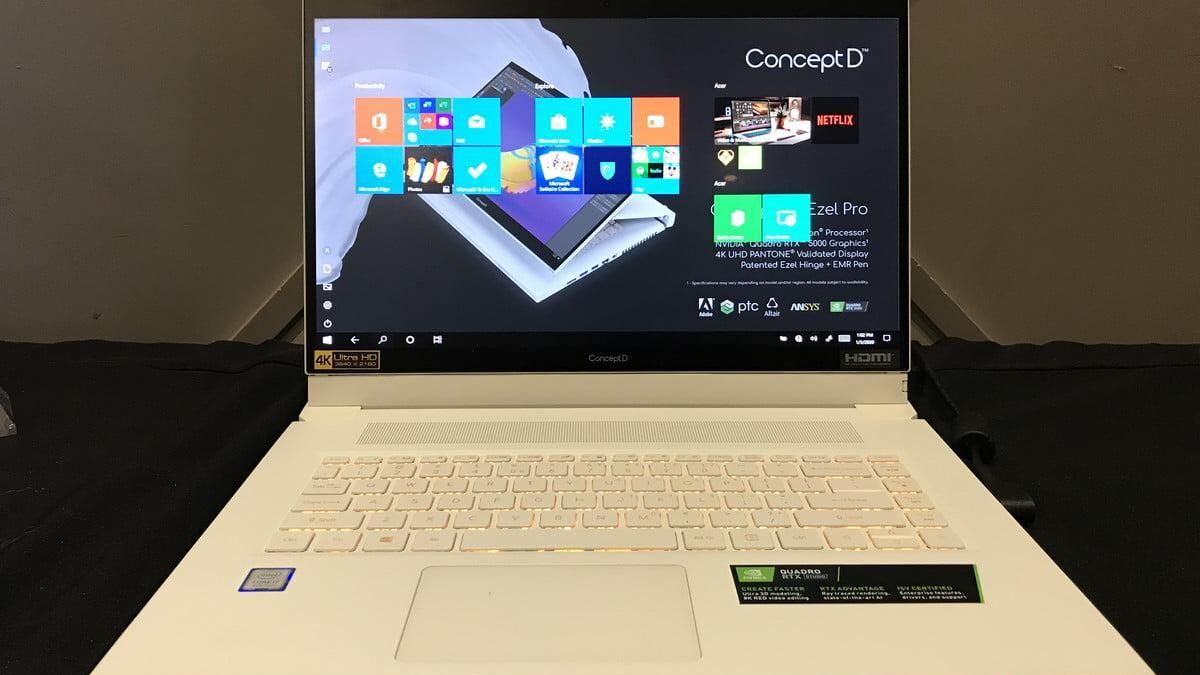 ноутбук Acer ConceptD с белым корпусом и подсветкой клавиатуры
