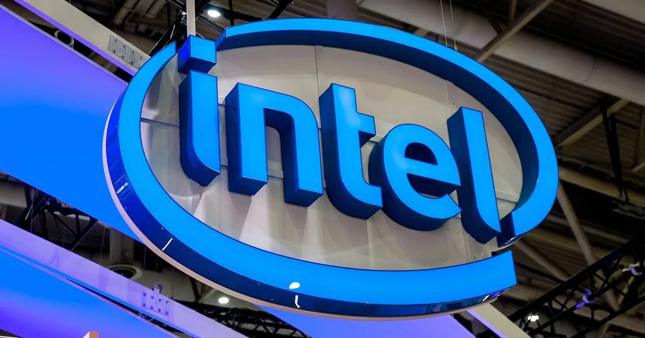 Intel продаст свой бизнес памяти компании SK Hynix за 9 млрд.долларов (Intel Logo)