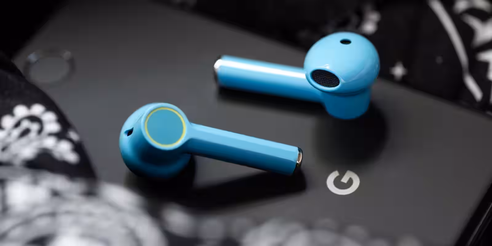 OnePlus Buds Nord Blue true wireless earbuds close up Google Pixel 3