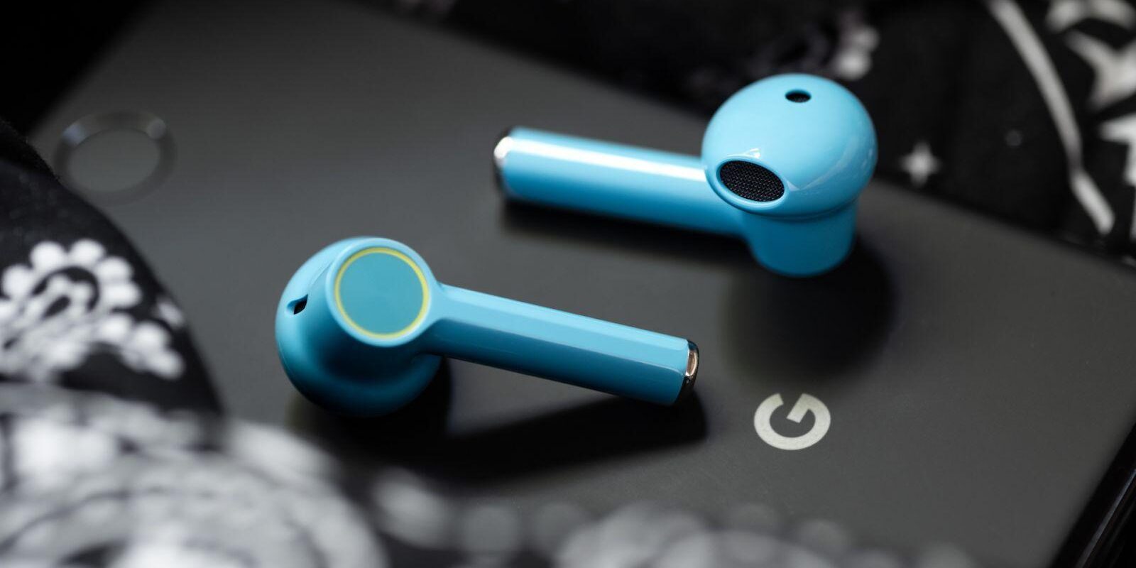 Наушники OnePlus Buds Z рассекретили перед запуском 4 OnePlus Buds Nord Blue true wireless earbuds close up Google Pixel 3