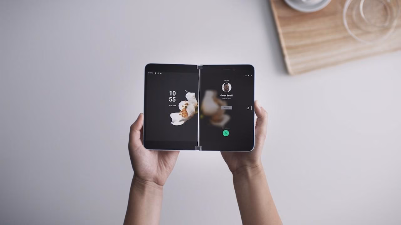 На корпусах новых Microsoft Surface Duo начали появляться трещины 4 image