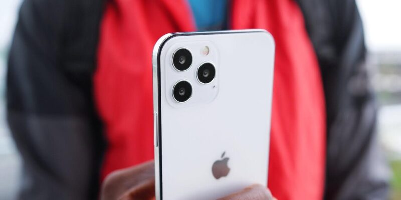 Слухи: Apple iPhone 12 получит сканер отпечатков пальцев сбоку (iphone12 release confirmed)