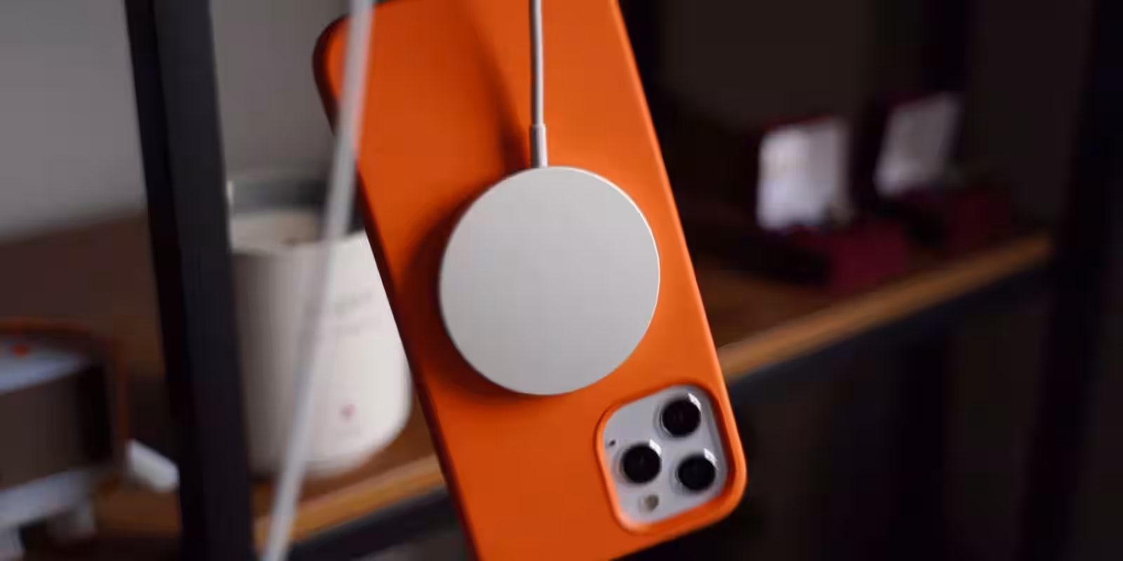 magsafecasedangle scaled 1