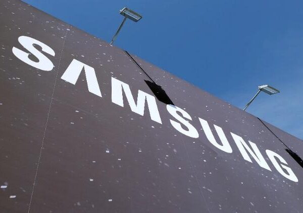 В Сеть слили рендеры наушников Samsung Galaxy Buds Pro (samsung logo)