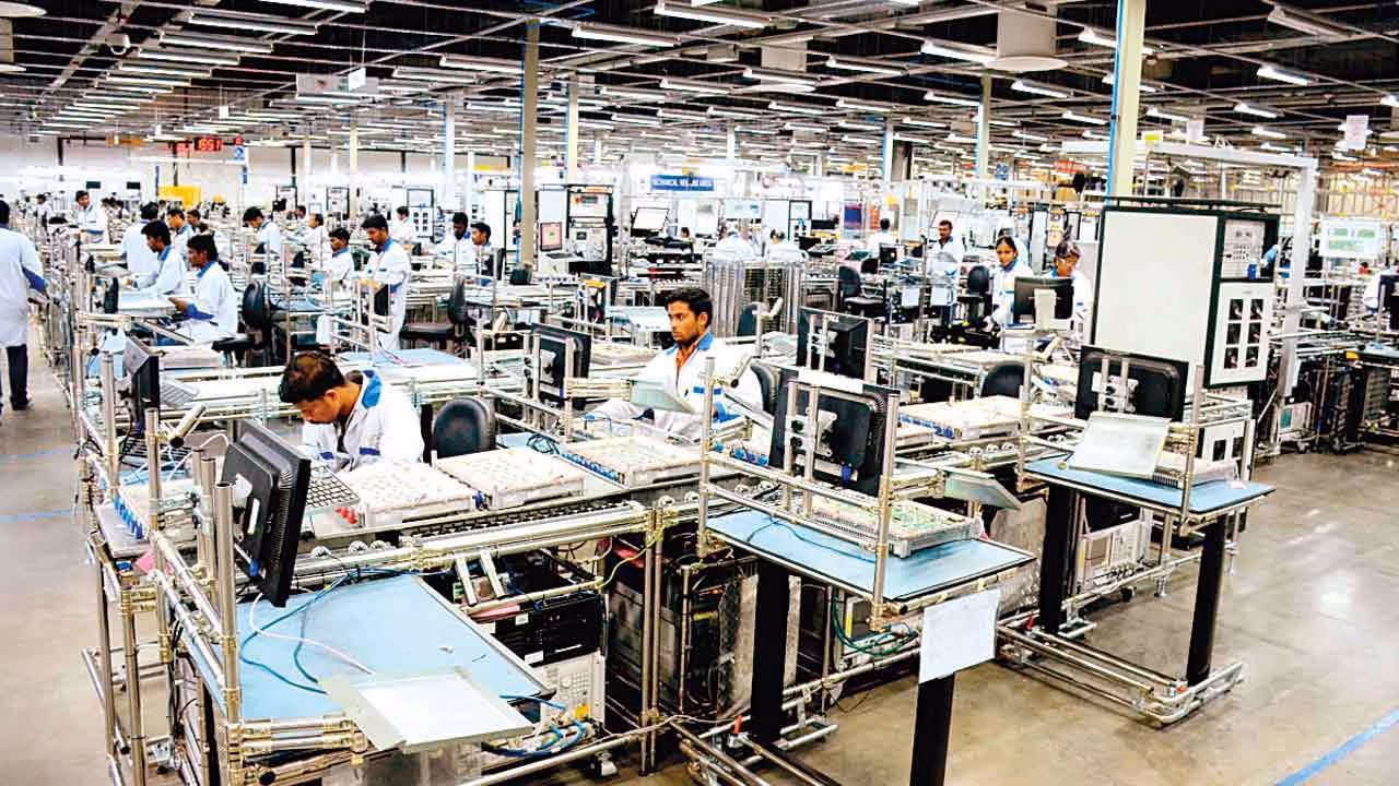 Xiaomi наймёт рекордное количество инженеров, несмотря на пандемию 3 640601 nokiafactorychennaiindia 011018 large