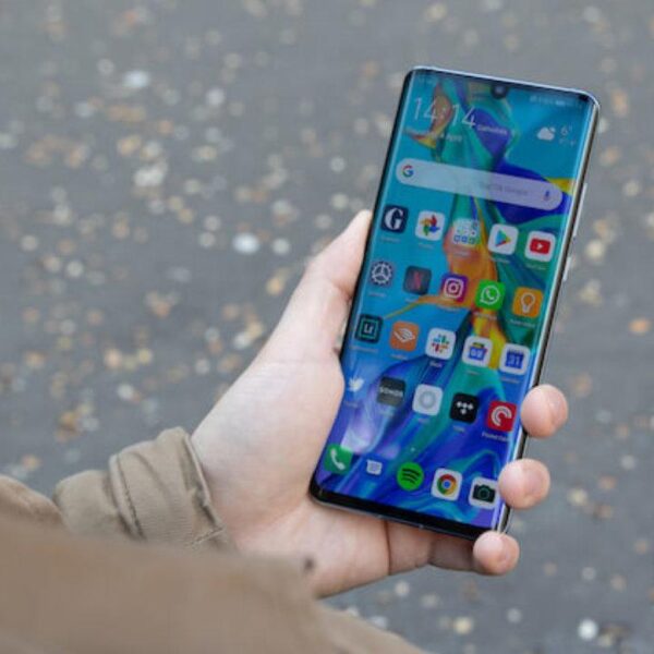 Huawei начала избавляться от Android на своих смартфонах (HuaeweiP30Pro 6 1280x720 1)