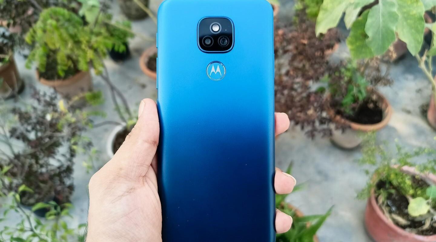 Motorola представила недорогой смартфон Moto E7 2 Moto E7 Plus Review India 8