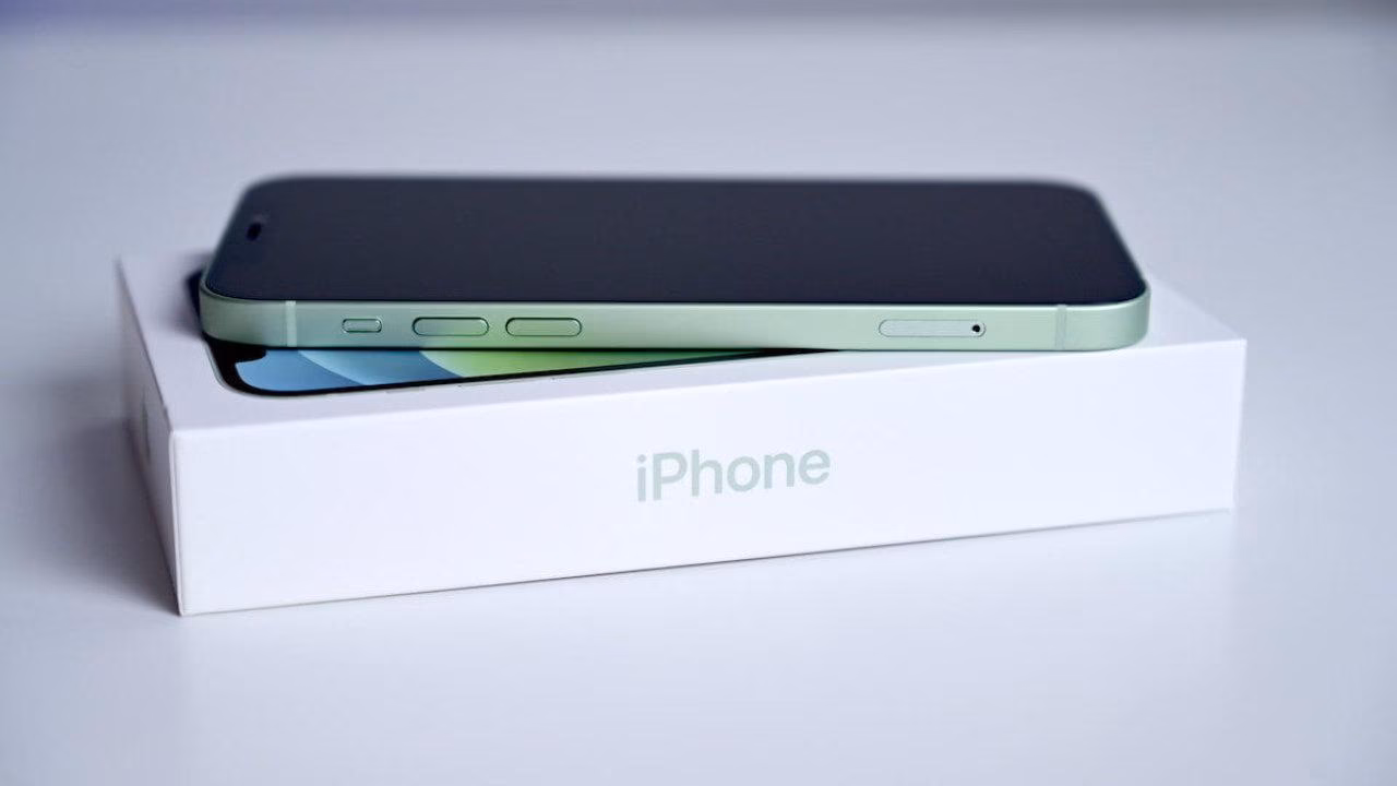 iPhone 12 mini подойдёт любому, у кого маленькие руки 3 iphone12 ni 1280x720 1