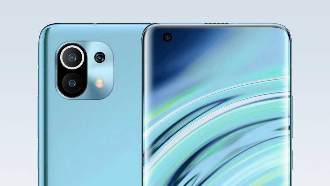Синий смартфон Xiaomi Mi 11 с двойной камерой и большим дисплеем