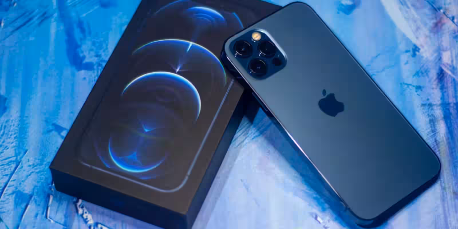 iPhone 13 получит OLED-экран 120 Гц с технологией Freesync 2 iPhone 12 Pro и тонкая коробка