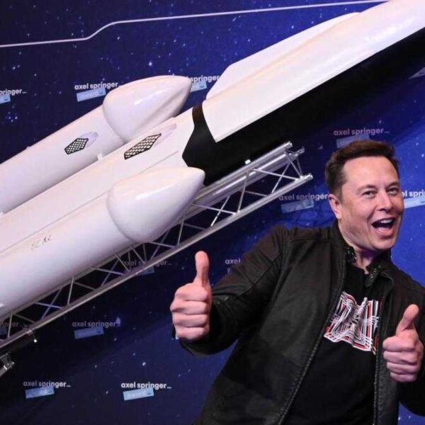 Илон Маск: "Человек высадится на Марс в ближайшие 6 лет" (Axel Springer Award 2020 Elon Musk 78)