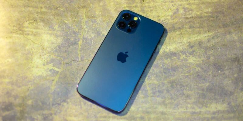 Что можно купить вместо новенького Apple iPhone 12 Pro Max (DSC 9886 Edit)