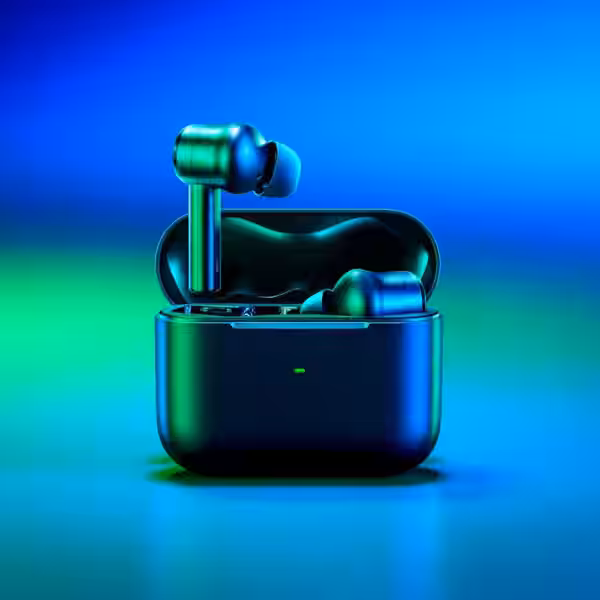 https hybrismediaprod.blob .core .windows.net sys master phoenix images container h96 he7 9122163294238 razer hammerhead true wireless pro 1500x1000 20201204 01