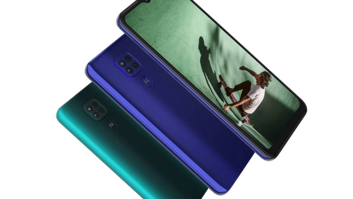 Фото упаковки флагмана Motorola на базе Snapdragon 888 5 Смартфон Motorola с тремя камерами и ярким дисплеем на упаковке флагмана Snapdragon 888