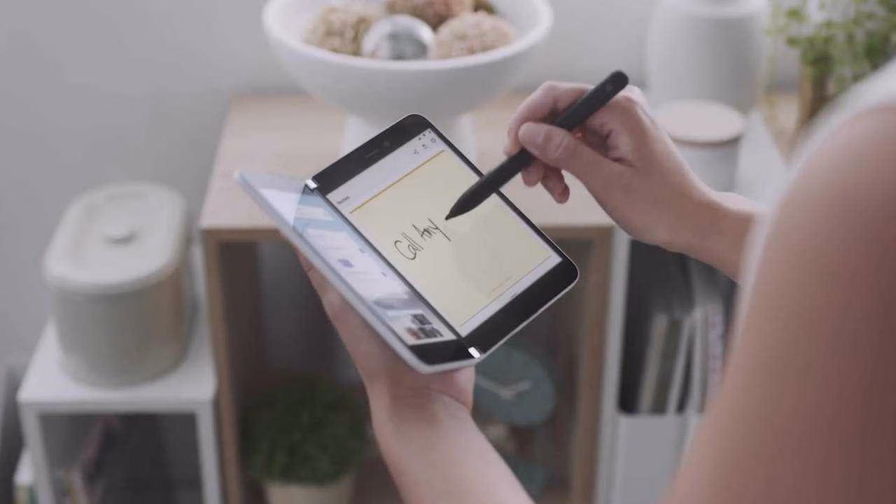 Двухэкранный Microsoft Surface Duo теперь в Европе 3 surface duo surface pen 1280x720 1