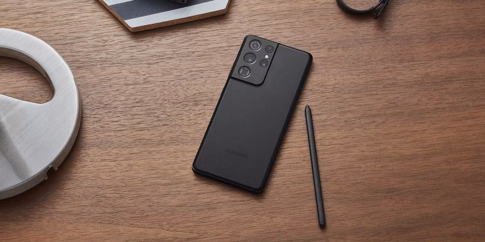 Поддержка стилуса S Pen появится во многих устройствах Samsung 3 11 galaxys21 ultra lifestyle black spen 201230072042