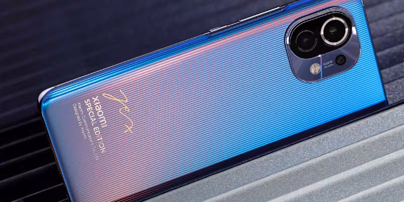 Xiaomi Mi 11 Special Edition получился очень красивым. Первые живые фото 4 631385cfly1gm4fgi0d06j21900u0kjl