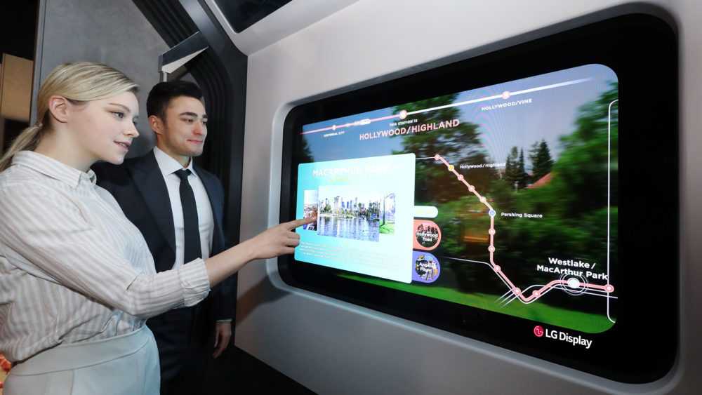 LG представит на CES 2021 прозрачные OLED-панели (lg transparent oled display subway train)