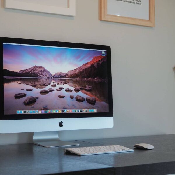 Apple начала официально продавать восстановленные iMac, представленные в августе 2020 года (retina imac review 3r)