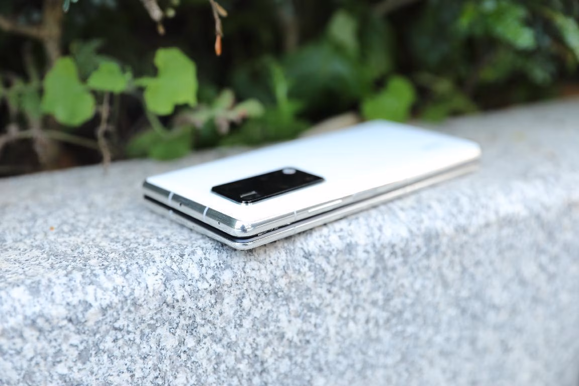 Инновационный шарнир в Huawei Mate X2 не оправдал ожиданий 2 1 4