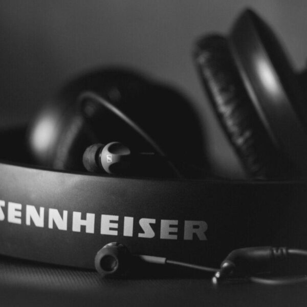 Sennheiser хочет продать свой бизнес по производству потребительской аудиотехники (90269bb354b256c43b14c15b500a3601)