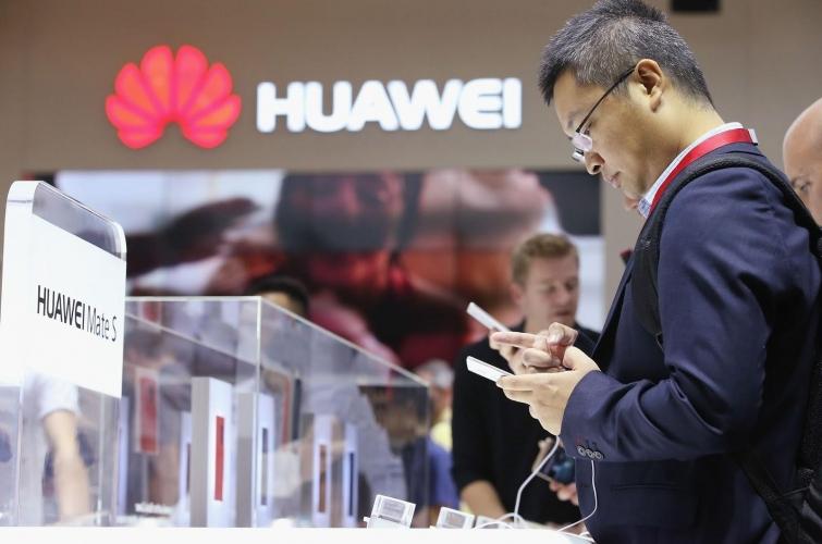 Huawei: у нас более миллиарда активных смартфонов по всему миру (google)