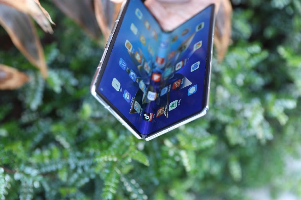 Huawei представила новый складной смартфон — Huawei Mate X2 3