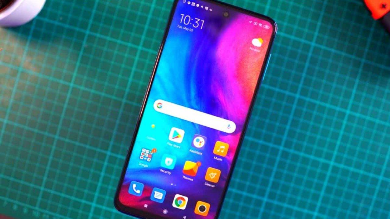 Розничная коробка Redmi Note 10 демонстрирует смартфон во всей красе