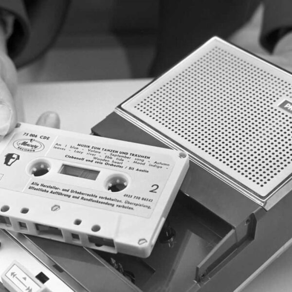 Изобретатель аудиокассеты Лу Оттенс скончался в возрасте 94 лет (90fee1ef6939e345de742d6a4d2d0156)